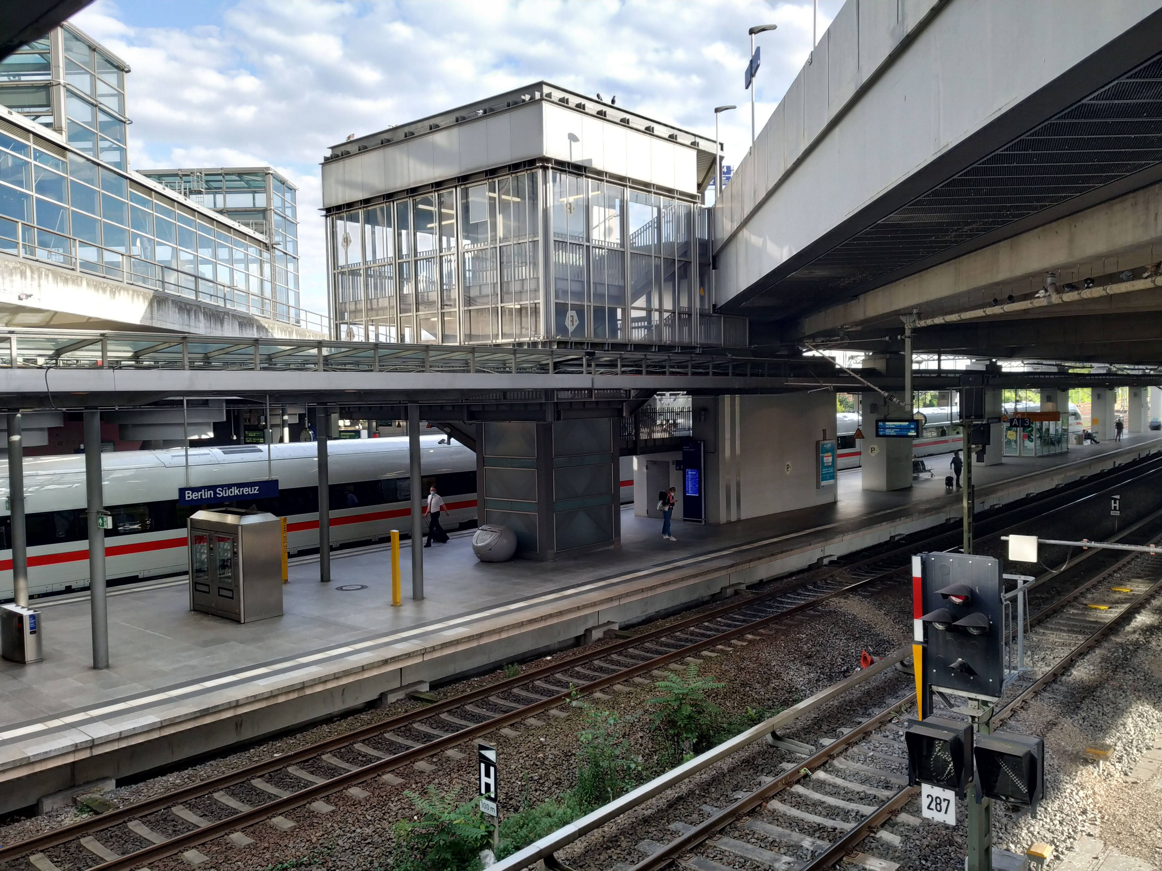 Берлина 23. "Berlin Südkreuz Train Station" Wikipedia. S Bahn Berlin 1970. S Bahn Berlin 1927. S Bahn Berlin 1938.